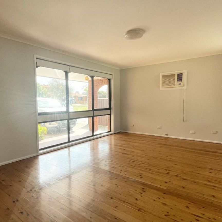 Beautiful 3 Bedroom Family Home In A Quiet Location! - Photo 1