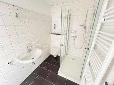 Gepflegte Drei-Zimmerwohnung mit modernem Duschbad und Balkon - Foto 5