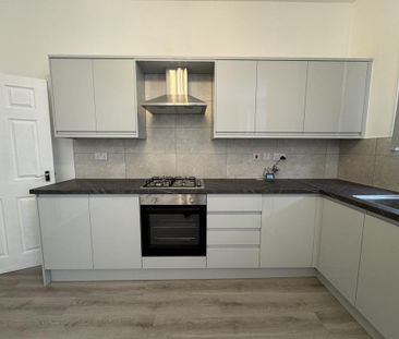 2 bedroom semi-detached house to rent - Photo 3