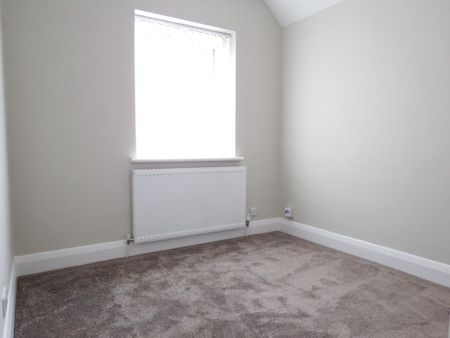 3 bedroom detached house to rent - Photo 2