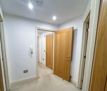 2 bedroom ground floor flat to rent - Photo 2