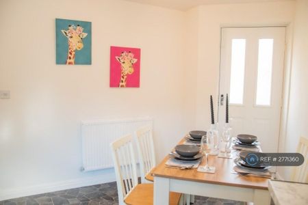 3 bedroom terraced house to rent - Photo 3