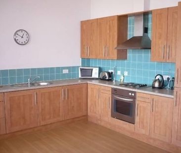 2 bedroom flat to rent - Photo 3