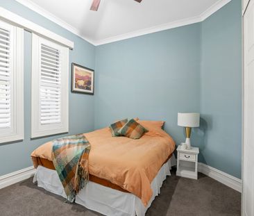 ELECTRICITY AND WATER INCLUDED ! - Photo 2