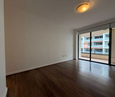 Refreshed Large Three Bedroom Apartment with Expansive Entertaining... - Photo 5