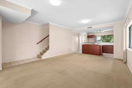 2/709 Oxley Road, Corinda QLD 4075 - Townhouse For Rent | Domain - Photo 2