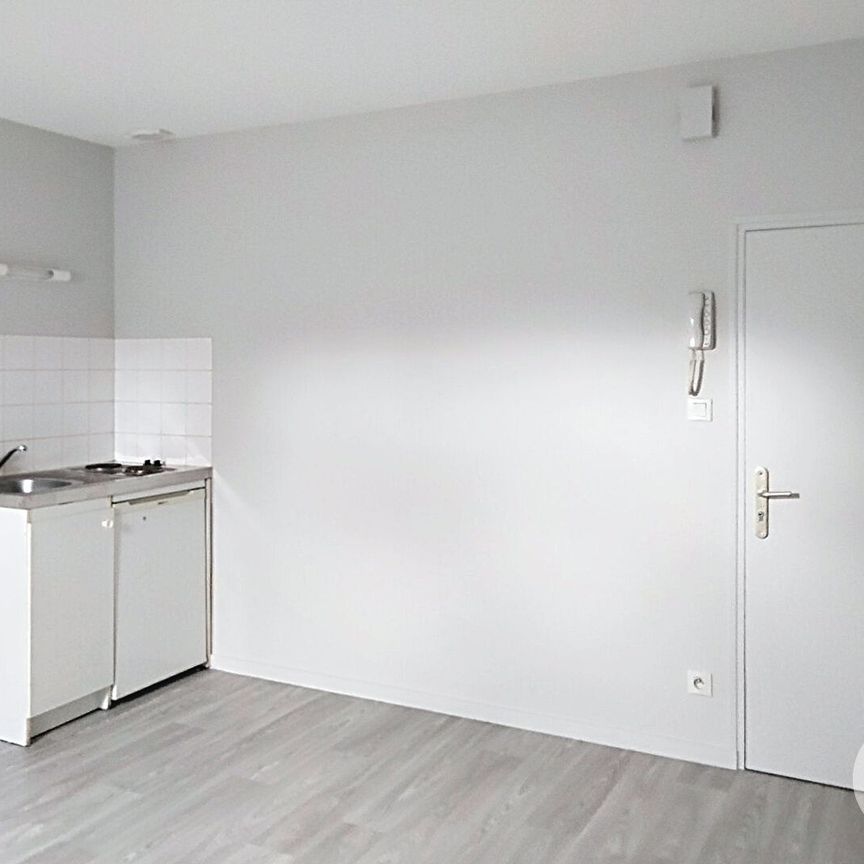 Location Appartement 1 pièce 19m² - Photo 1