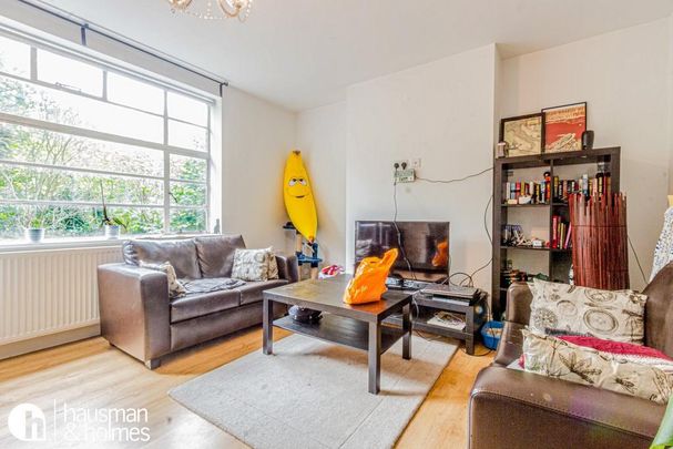 3 bedroom flat to rent - Photo 1
