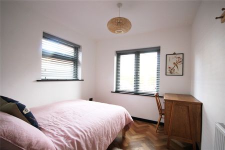 2 bedroom bungalow to rent Horsefair Street, Charlton Kings, Cheltenham, Gloucestershire, GL53 - Photo 4