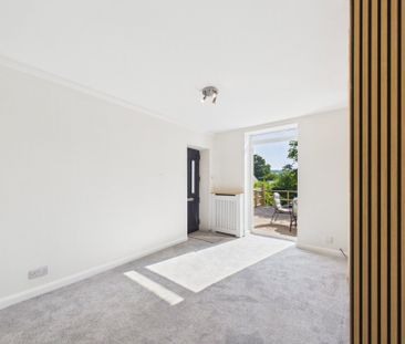 Priory Avenue, High Wycombe, Buckinghamshire,HP13 - Photo 3