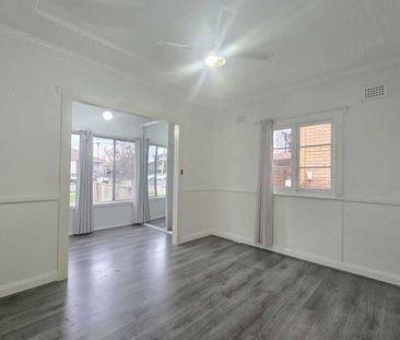 Recently Updated 4 Bedroom Home! - Photo 1