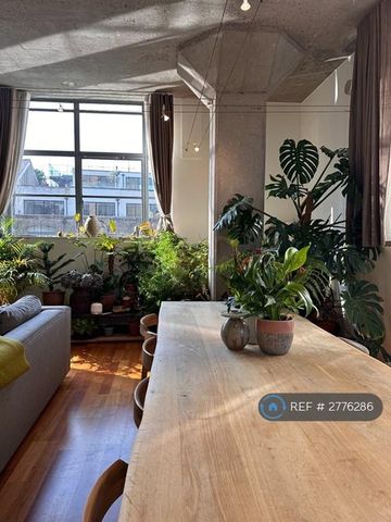 1 bedroom in a flat share to rent - Photo 5