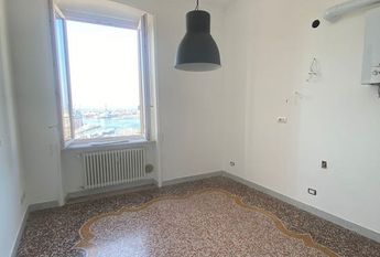 Via Gaetano Colombo, Genova, Liguria 16122