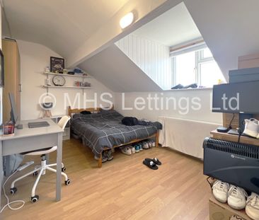 5 Bedroom Mid Terraced House for rent in Ash Road - Photo 2