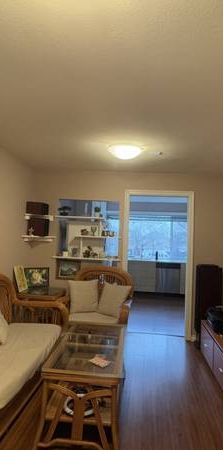 2b1b unit with 7 mins walk to Joyce Station - Photo 1