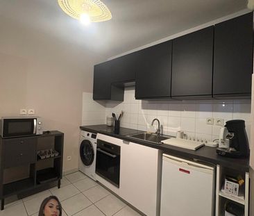 Location Appartement 2 pièces 46m² ST ETIENNE 42000 - Photo 2