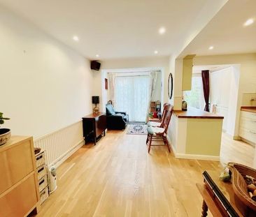 4 bedroom semi-detached house to rent - Photo 4