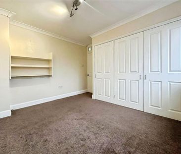 4 bedroom semi-detached house to rent - Photo 5