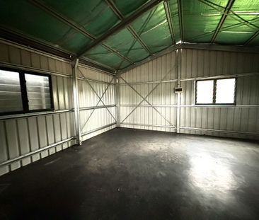 It's all about this shed! - Photo 3
