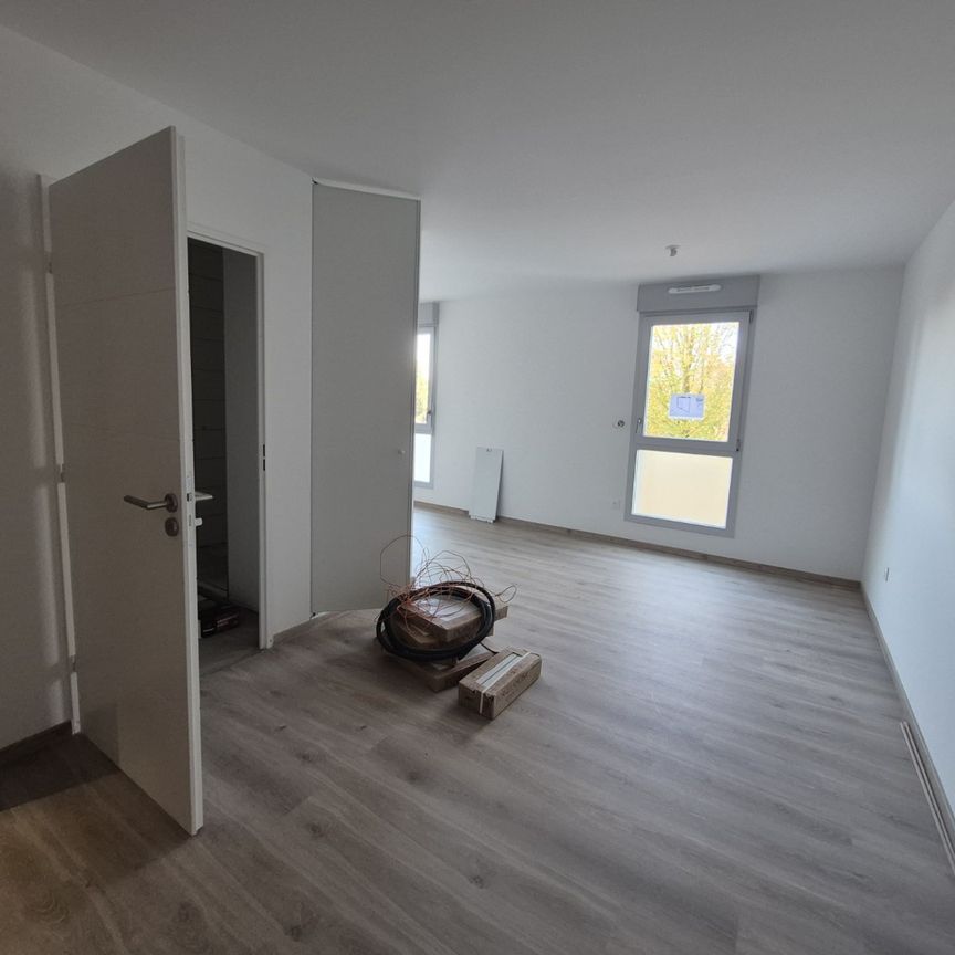 Location Appartement 1 pièce 29m² VILLENEUVE D ASCQ 59650 - Photo 1
