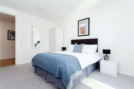 3 bedroom flat to rent - Photo 4