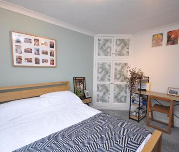 Danebury Drive, York - Photo 1