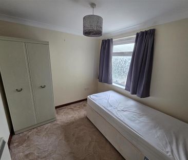 2 bedroom semi-detached bungalow to rent - Photo 6