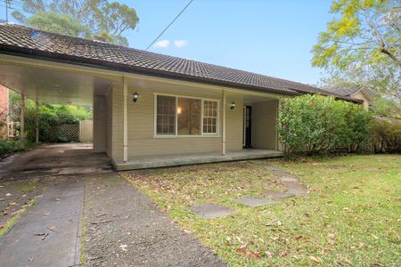 28 Lawson Parade, St Ives NSW 2075 - House For Rent | Domain - Photo 4