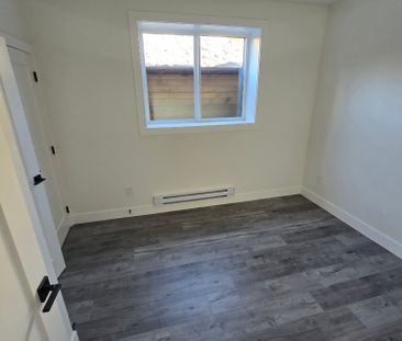 #Lower 46170 Crestview Drive - Photo 4