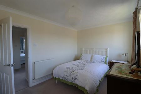 3 bedroom semi-detached house to rent - Photo 4