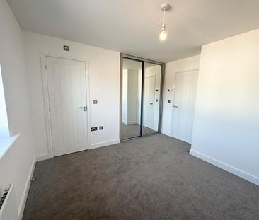 3 bedroom semi-detached house to rent - Photo 2