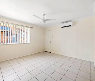 Stylish South Toowoomba Unit with Modern Comfort & Prime Location - Photo 5