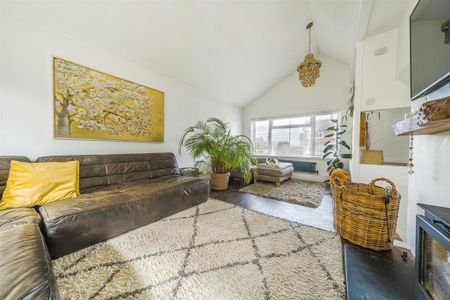5 bedroom detached house to rent - Photo 3