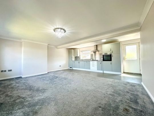 Clark Place, Newton Mearns, G77 6DE - Photo 1