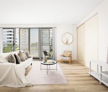 Oversized 100sqm One-Bedroom Apartment with Wraparound Balcony - Pr... - Photo 4