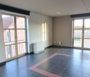 Duplex-app. met 2 slpk., terras en garage in Herk-de-Stad. - Foto 2