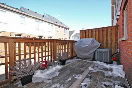 For Lease - 3000 Lake Shore Blvd West Boulevard Unit# 8, Toronto, Ontario - Photo 3