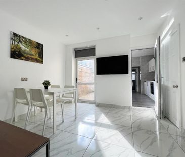 4 bedroom house to rent - Photo 2