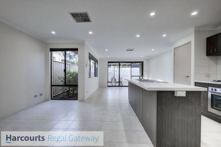 14/2 Twilight Mews, AUBIN GROVE WA 6164 - Photo 3