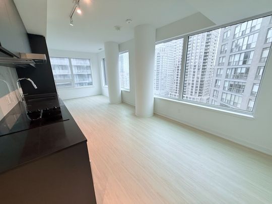 For Lease - 8 Wellesley Street Unit# 1916, Toronto, Ontario - Photo 1