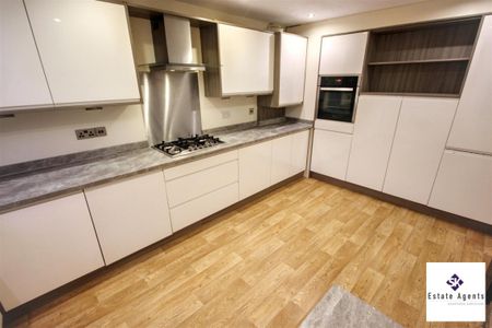 3 Bedroom House - End Terrace To Let - Photo 5