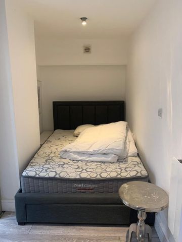 2 bedroom ground floor flat to rent - Photo 2