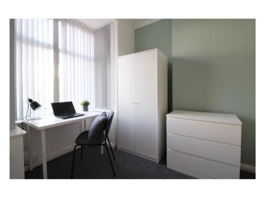 4 bedroom house to rent - Photo 1