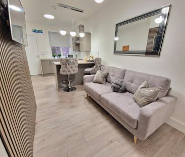 1 bedroom in a house share to rent - Photo 2