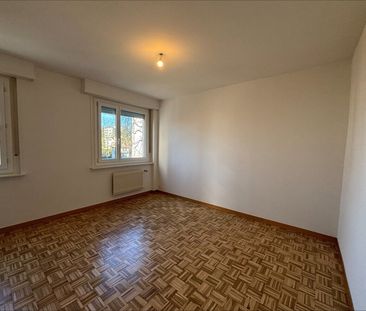 Refreshed studio, close to the city center of Renens - Photo 3