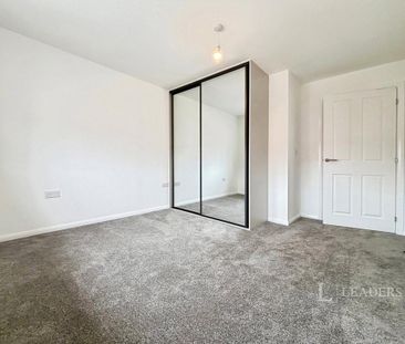 4 bedroom semi-detached house to rent - Photo 4