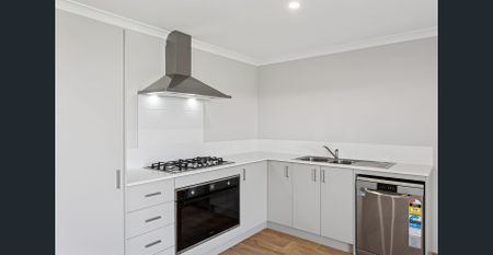 Brand new and available immediately - Photo 5