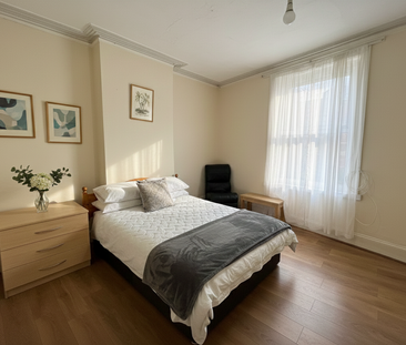 Room 3, Somers Road, Southsea, Portsmouth PO5 - Photo 1