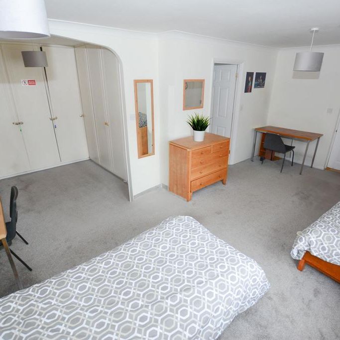 7 bedroom detached house to rent - Photo 1