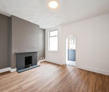 3 bedroom house to rent Jubilee Road, Southsea, Hampshire, PO4 - Photo 3